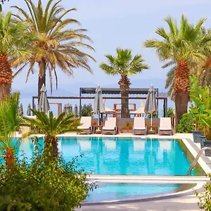Moyo Luxury & فندق
